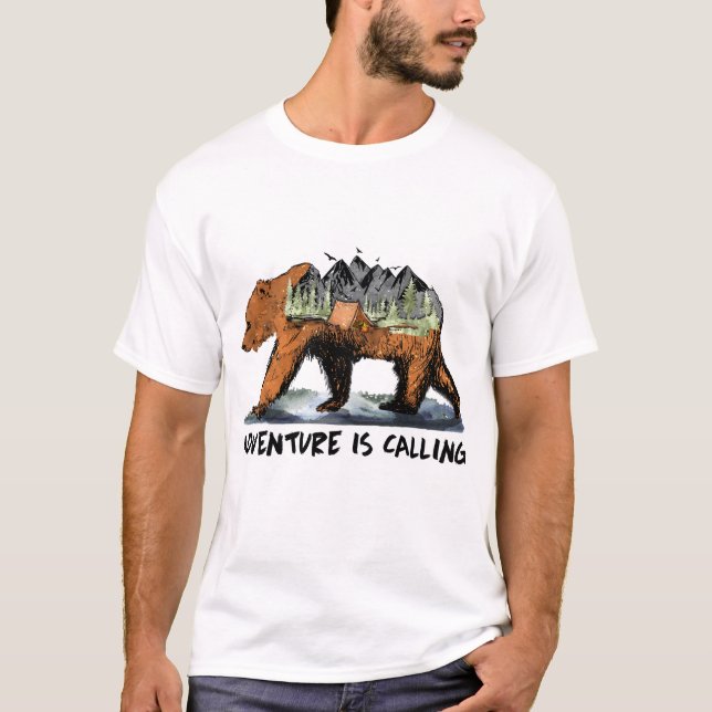 Äventyr ringer upp campingbjörn t shirt (Framsida)