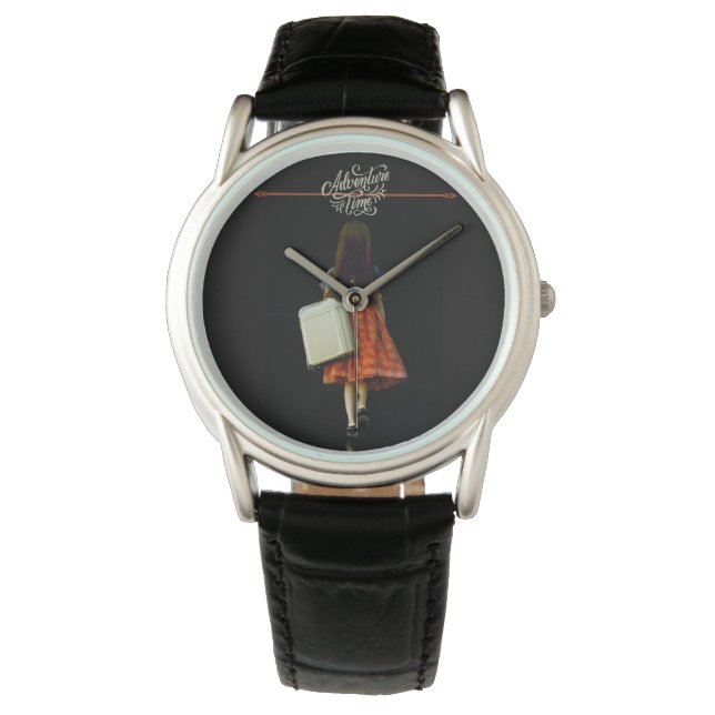 Äventyr tid - flicka med resväska T-Shirt Charm Armbandsur (Framsida)