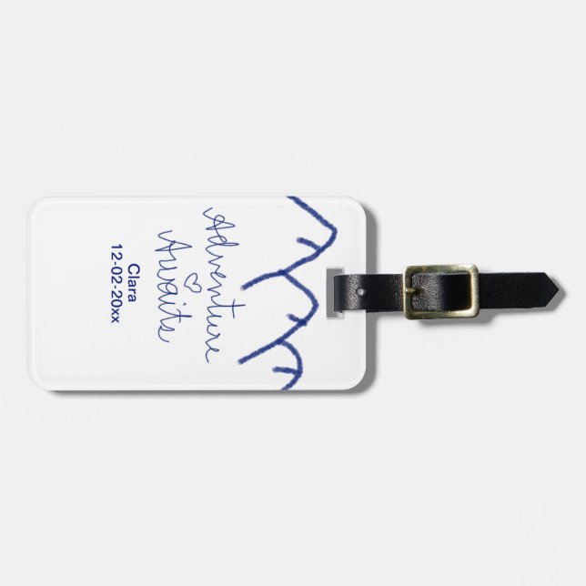 Äventyr väntar blå berg hjärta lägg till namn bagagebricka (Horisontell Framsida)