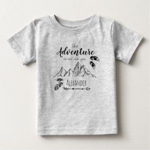 Äventyr väntar på anpassadet namn t shirt