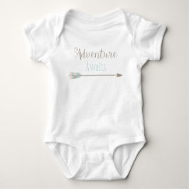 Äventyr väntar på babydräkten tee
