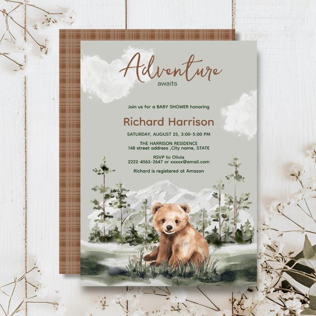 Äventyr väntar på babydusch för skogshöns i bergso inbjudningar (Adventure awaits cute watercolor bear, green forest, woodland theme baby shower invitation )