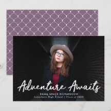 Äventyr väntar på skriptfotografi Lila Studenten