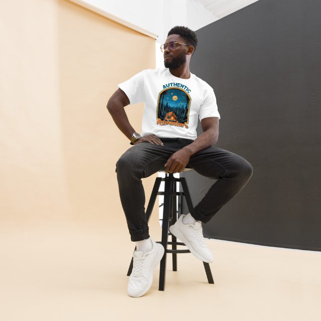 Äventyr väntar t shirt (Skapare uppladdad)