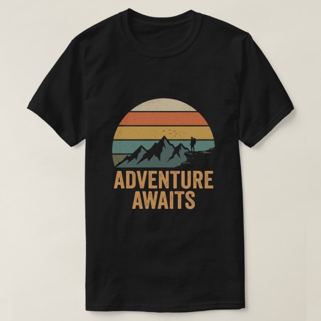 Äventyr väntar - Vandring Utomhusäventyr  T Shirt (Design framsida)