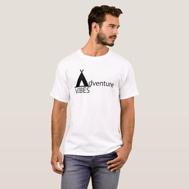 Äventyr Vibes Camping Tält Logotyp Typography T Shirt (Hel framsida)
