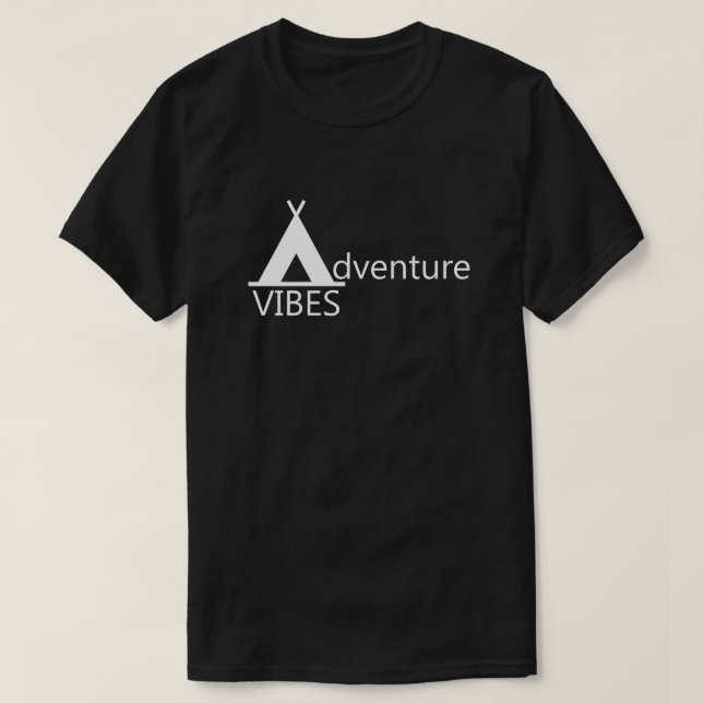 Äventyr Vibes Camping Tält Logotyp Typography T Shirt (Design framsida)