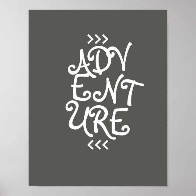 äventyrartypografi poster grått och vitt (Framsidan)
