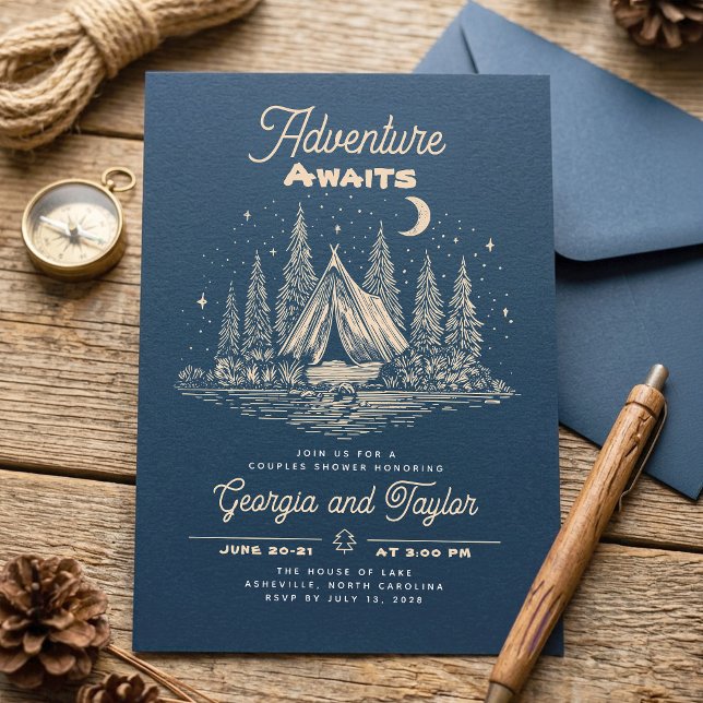 Äventyrlig Camping Kvinnoöljd Äventyr Väntar  Inbjudningar (Camping Couples Shower Invitations)