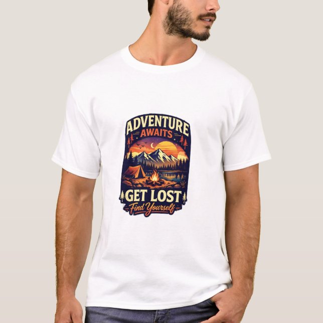 Äventyrsvänlig Camping & Berg Grafisk T-Shirt (Framsida)