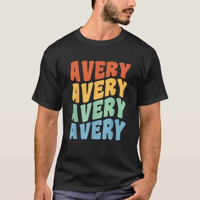 Avery Förnamn Retro Groovy Personlig  T Shirt (Framsida)