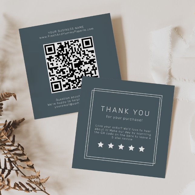 AVERY Mörk Marinblå QR-kod Lämna en recension Fyrkantigt Visitkort (AVERY Dark Navy Blue QR Code Leave A Review Square Business Card)