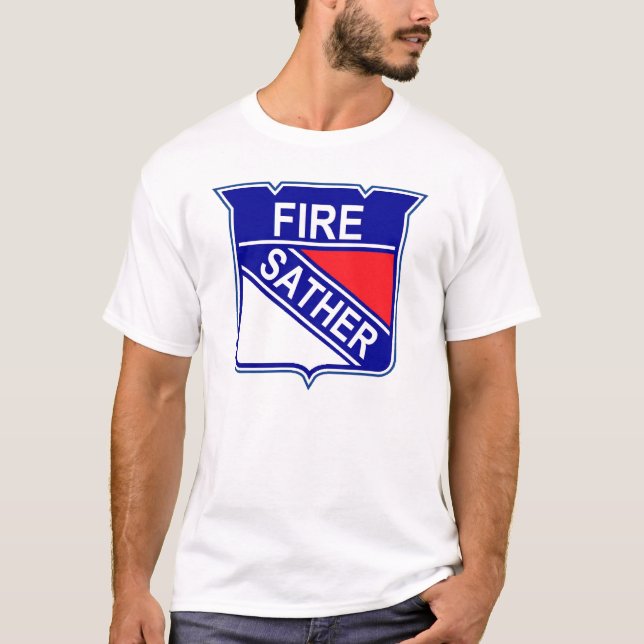 AVFYRA SATHER-SKJORTAN TEE (Framsida)