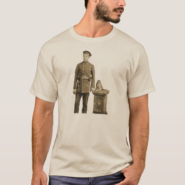 Avfyrar den 19th århundradebrandmannen för vintage tee (Framsida)