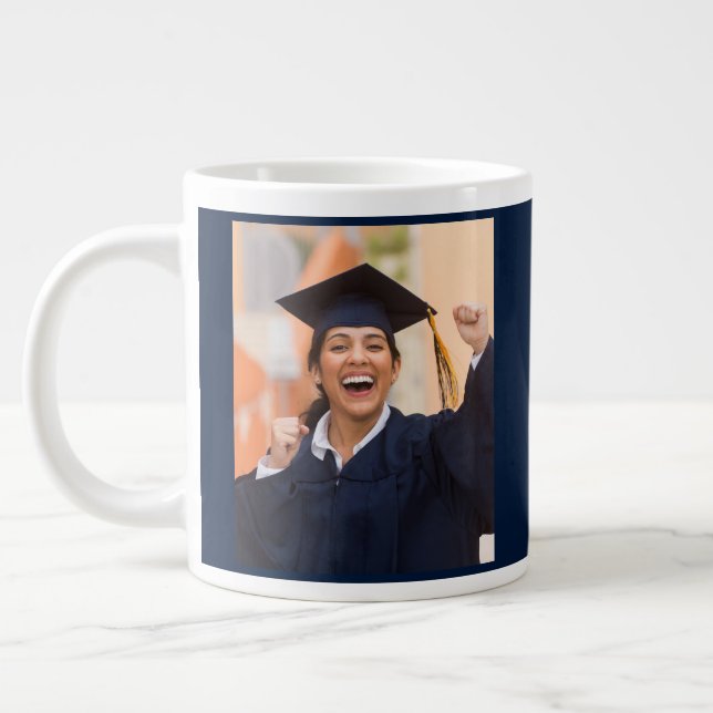 Avgångsbilder 2026 Minnessgåva för examen Jumbo Mugg (Vänster)