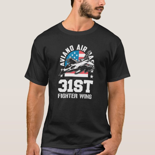 Aviano Luft Base 31a Fighter Vinge Italien Souveni T Shirt (Framsida)