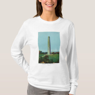 Avlägset beskåda av bunkermonumentet t-shirt