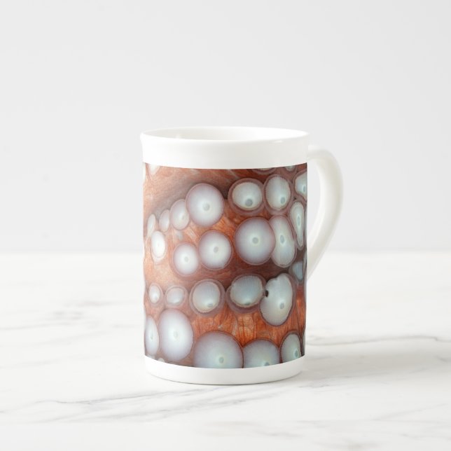 Avlasta nära oktopus benporslin mugg (Framsida höger)