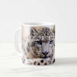 Avlossning av snö-leopard porträtt kaffemugg