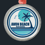 Avon Beach North Carolina Handflatan Träd Birds Julgransprydnad Metall<br><div class="desc">Långa sandsträckor som backas upp av rullande sanddyner beskriver stränderna i Avon North Carolina. Avons fiskepir är en populär insamlingsplats.</div>