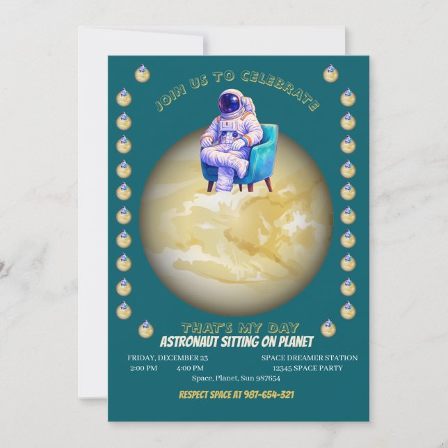 Avslappnad astronaut som sitter på planet inbjudningar (Framsida)
