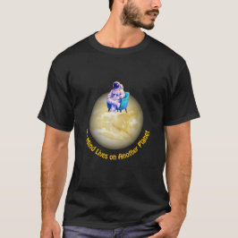 Avslappnad astronaut som sitter på planet t shirt