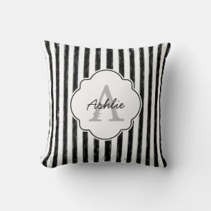 Avslappnad Black Payed Rand Monogram och Namn Kudde