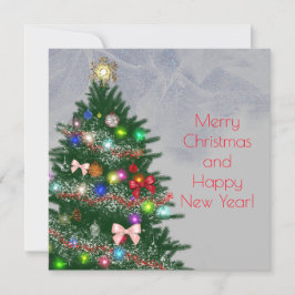 Avslappnad färgstark dekorerad Julgran