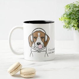 Avslappnad hund med bubbelgum Söt rolig beagle Två-Tonad Mugg