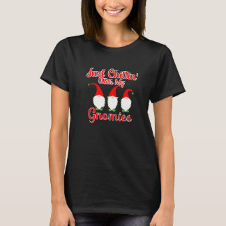 Avslappnad med mina gnom-vänner En julgnom  1 T Shirt