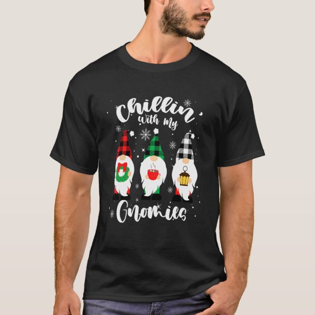 Avslappnad med mina Tomtar Jul Buffalo Rutig Tomte T Shirt (Framsida)