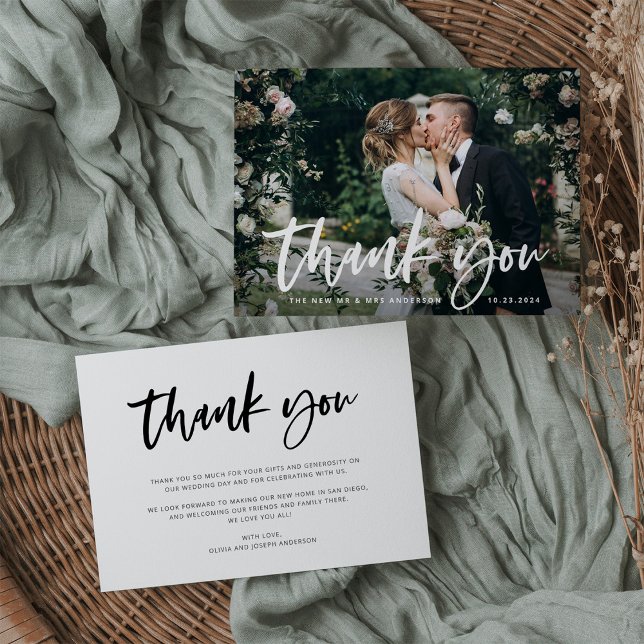 Avslappnad skript och foto | BRÖLLOP Tack Kort (A simple and elegant thank you card with your wedding photo and casual modern script)