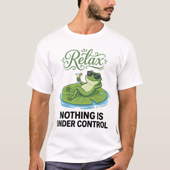 Avslappnande groda på näckrosblad t shirt (Framsida)
