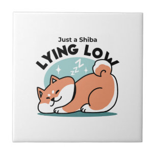 Avslaxade Shiba Inu Art: Bara ett Shiba Ljuger låg Kakelplatta