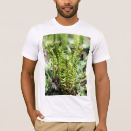 Awakande ungfärja i trädgården t shirt