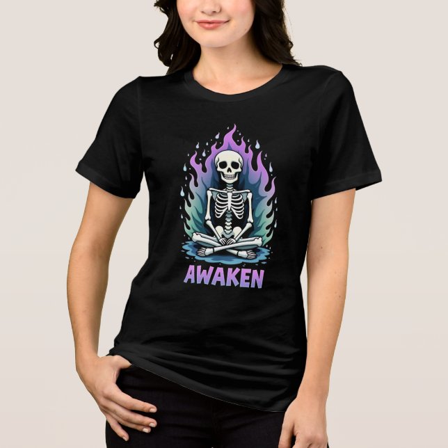 "Awaken Skeleton"-design T Shirt (Framsida)