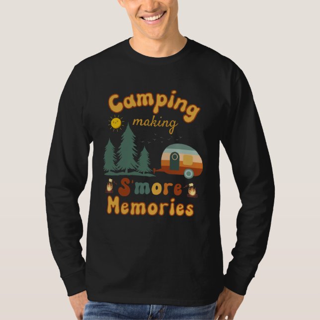 Awesome Camping Making S more Memories Camping T Shirt (Framsida)