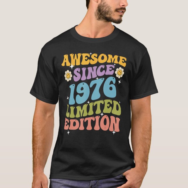 Awesome Since 1976 Retro Groovy Shirt Gifts For Wo T Shirt (Framsida)