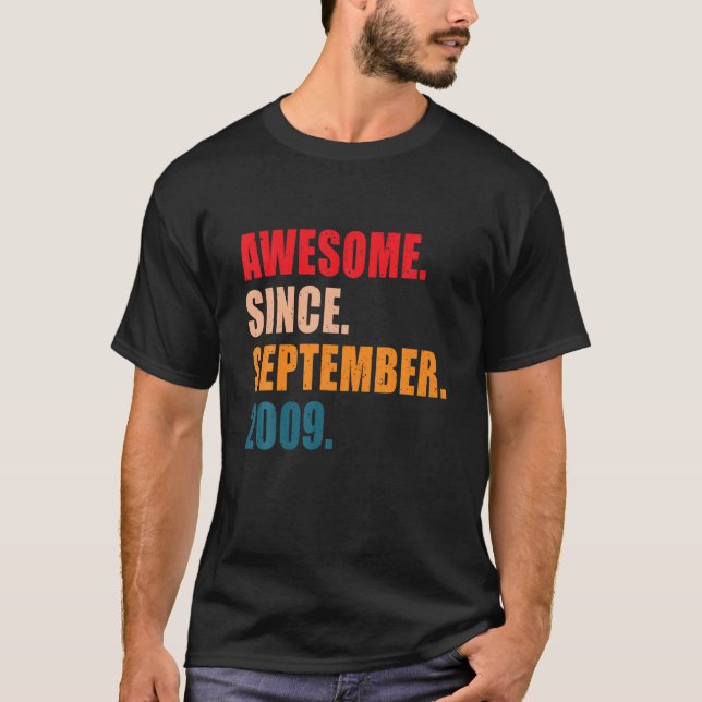 Awesome Since September 2009 Vintage Personalized T Shirt (Framsida)