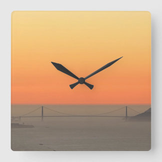 aWorld2Celebrate: The Golden Hour Fyrkantig Klocka