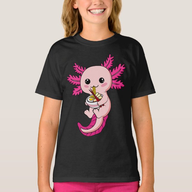 Axolotl Eating Ramen Noodles Kawaii Anime Girl T Shirt (Framsida)