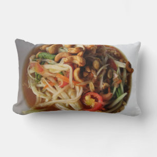 Ayutthaya Spicy Papaya Salad [Som Tam] med Cashew Lumbarkudde