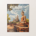 Ayutthaya Thailand Travel Art Vintage Pussel<br><div class="desc">Ayutthaya-retro-vektorresedesign. Den gamla stadens ruiner utgör nu den arkeologiska nationalparken Ayutthaya,  en arkeologisk plats som innehåller palats,  buddisttempel,  kloster och statyer.</div>