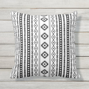 Aztec Black on White Mixed Motifs (V) Mönster Kudde