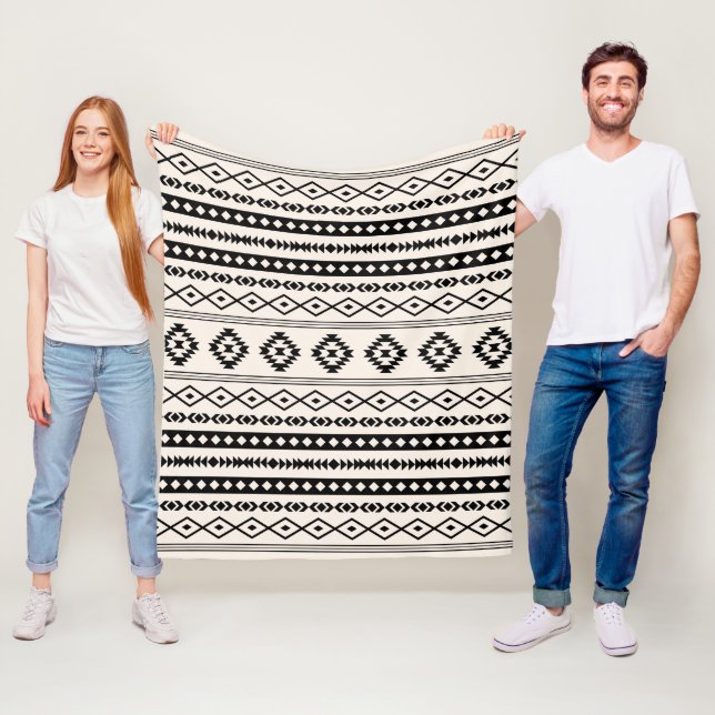 Aztec Black på Cream Mixed Motifs Mönster Fleecefilt (På plats)