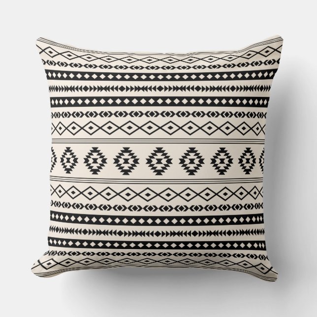Aztec Black på Cream Mixed Motifs Mönster Kudde (Framsida)