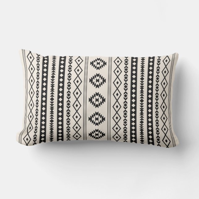 Aztec Black på Cream Mixed Motifs (V) Mönster Lumbarkudde (Framsida)