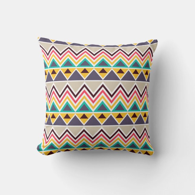 Aztec Chevron #5 @ VictoriaShaylee Kudde (Framsida)