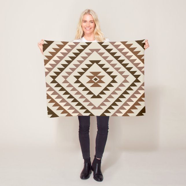Aztec diamantmotiv design Brun+Kräm Fleecefilt (På plats)