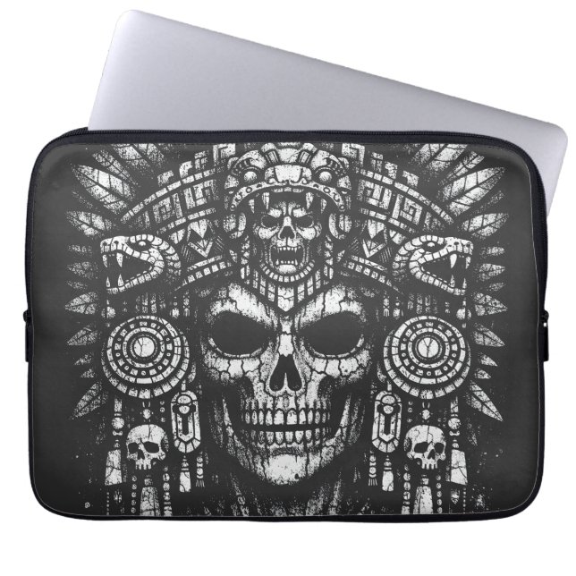 Aztec Skull Headdress av BurnsInHell Laptop Fodral (Framsidan)